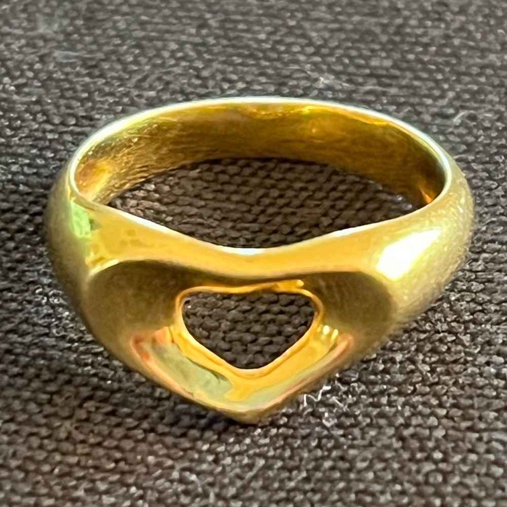 Tiffany & Co., 18k yellow gold, Elsa Peretti vintage open heart ring size 5
